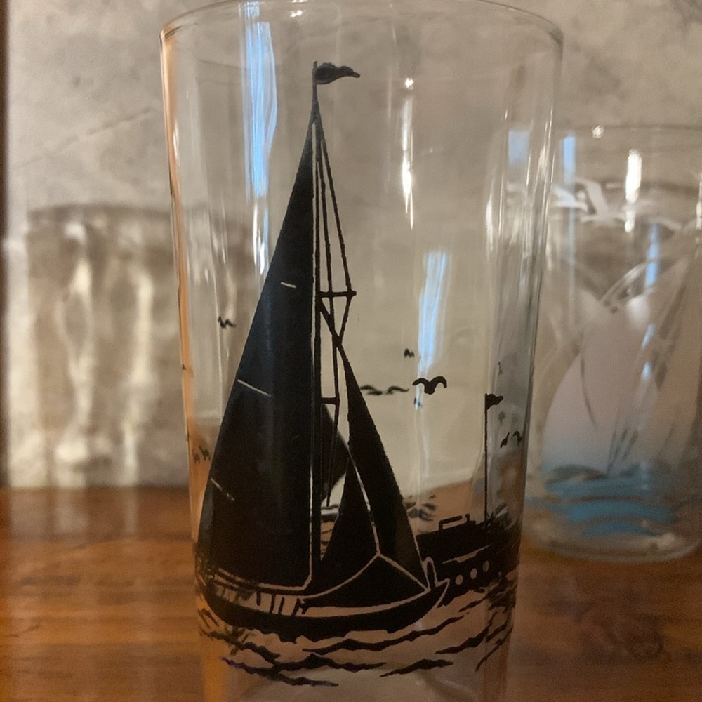 MCM 70s Vintage Set of 4 Nautical Sailboat Themed Clear Drinking Juice Glass - Picture 5 of 17